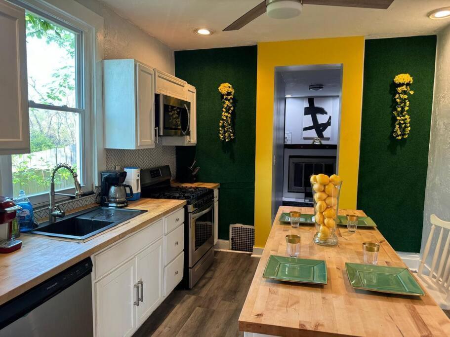 Tranquil Home, Master Suite, Zen Room, Pittsburg, Canton Avenue, Banksville Apartment Pittsburgh