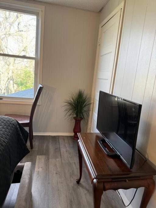 Apartment Tranquil Home, Master Suite, Zen Room, Pittsburg, Canton Avenue, Banksville Pittsburgh