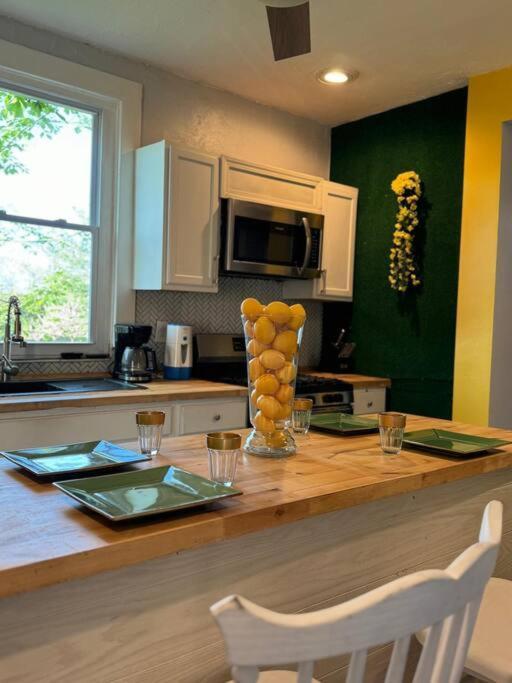 Apartment Tranquil Home, Master Suite, Zen Room, Pittsburg, Canton Avenue, Banksville *