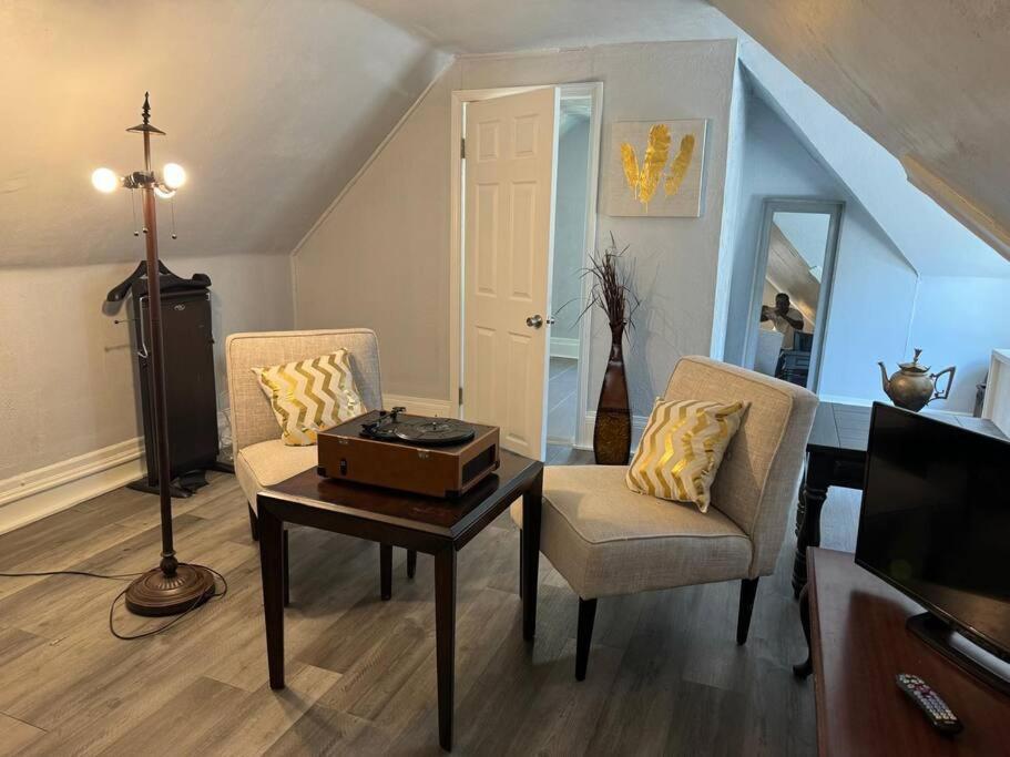 Master Serenity On Banksville Apartment