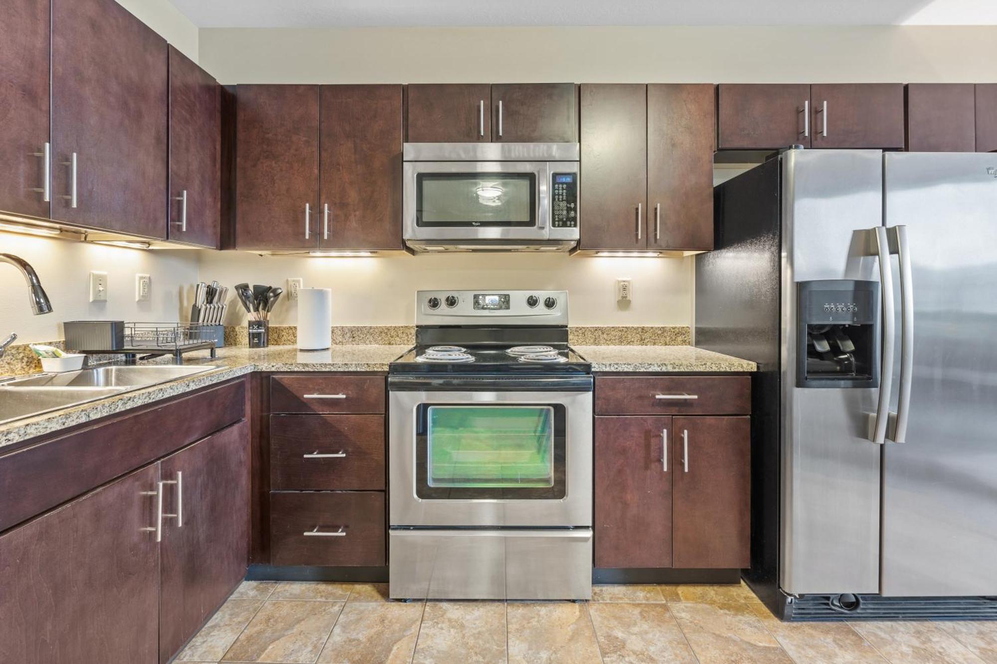 Elegant 1bd High Rise With Views In Dt Pitts *