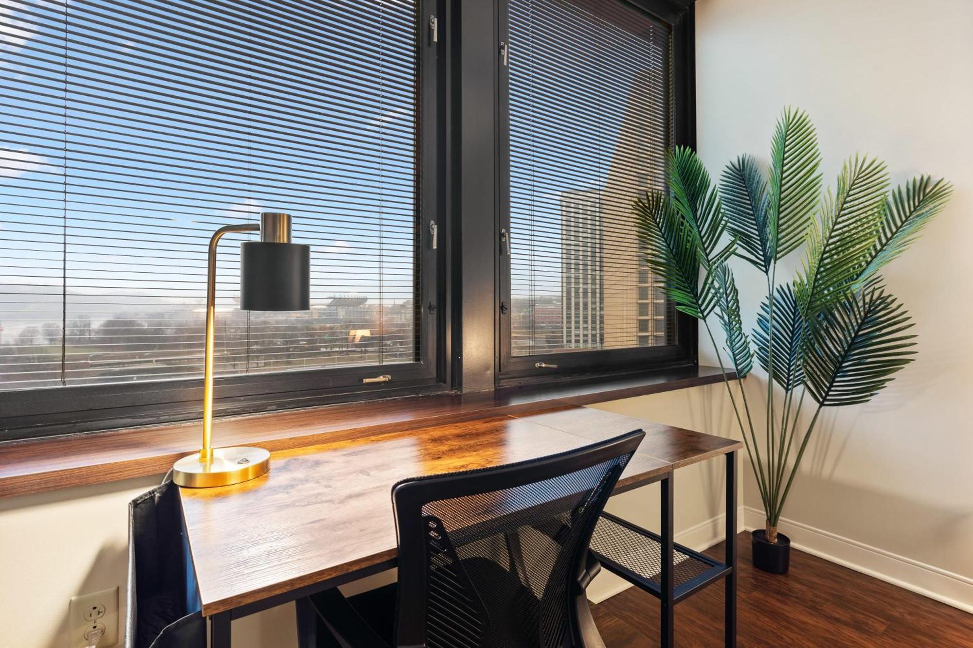 Breathtaking Views 1bd Luxury Downtown