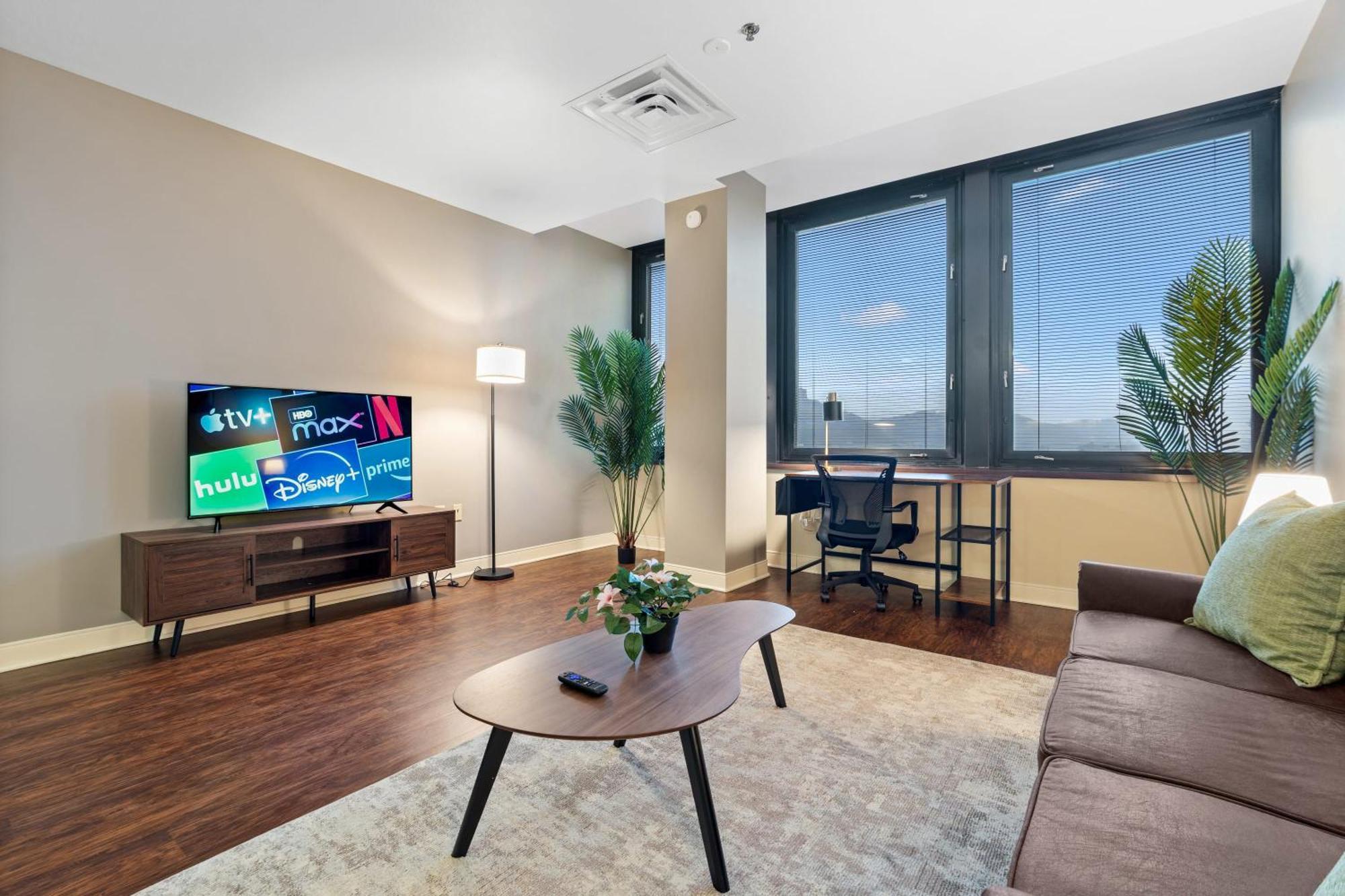 Breathtaking Views 1bd Luxury Downtown *