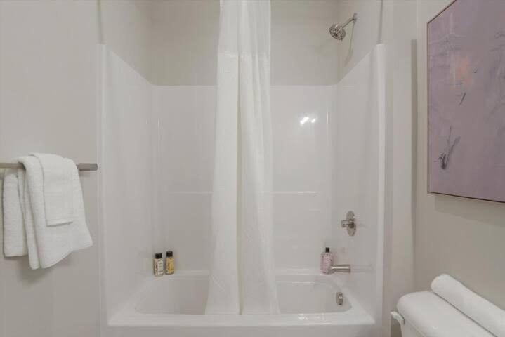 Cozysuites Spacious Sdo, Lawrenceville * Pittsburgh