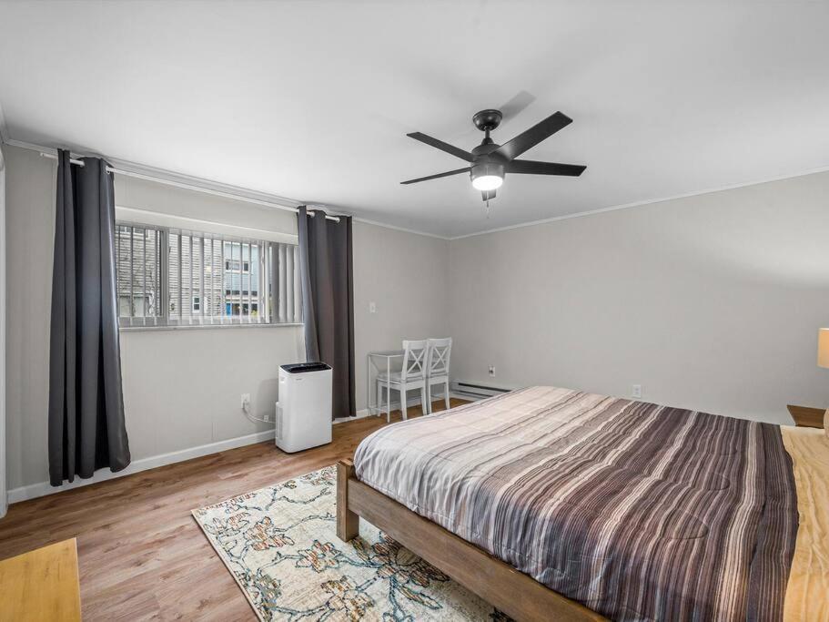 Bloomfield, Large And Accessible 3 Bedroom Apr With Free Parking