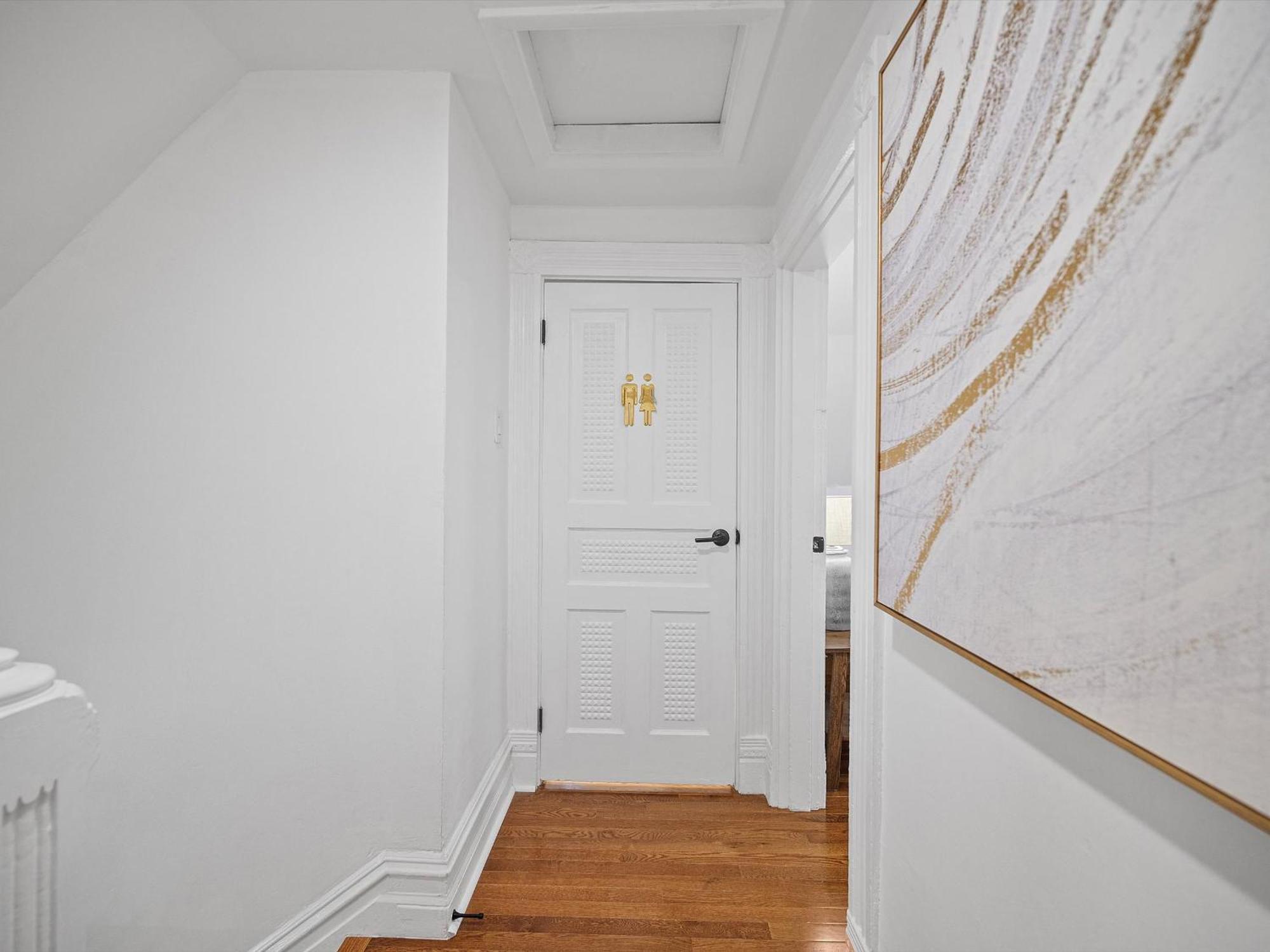 Shadyside, 3b Modern And Stylish Private Bedroom With Shared Bathroom And Free Parking *