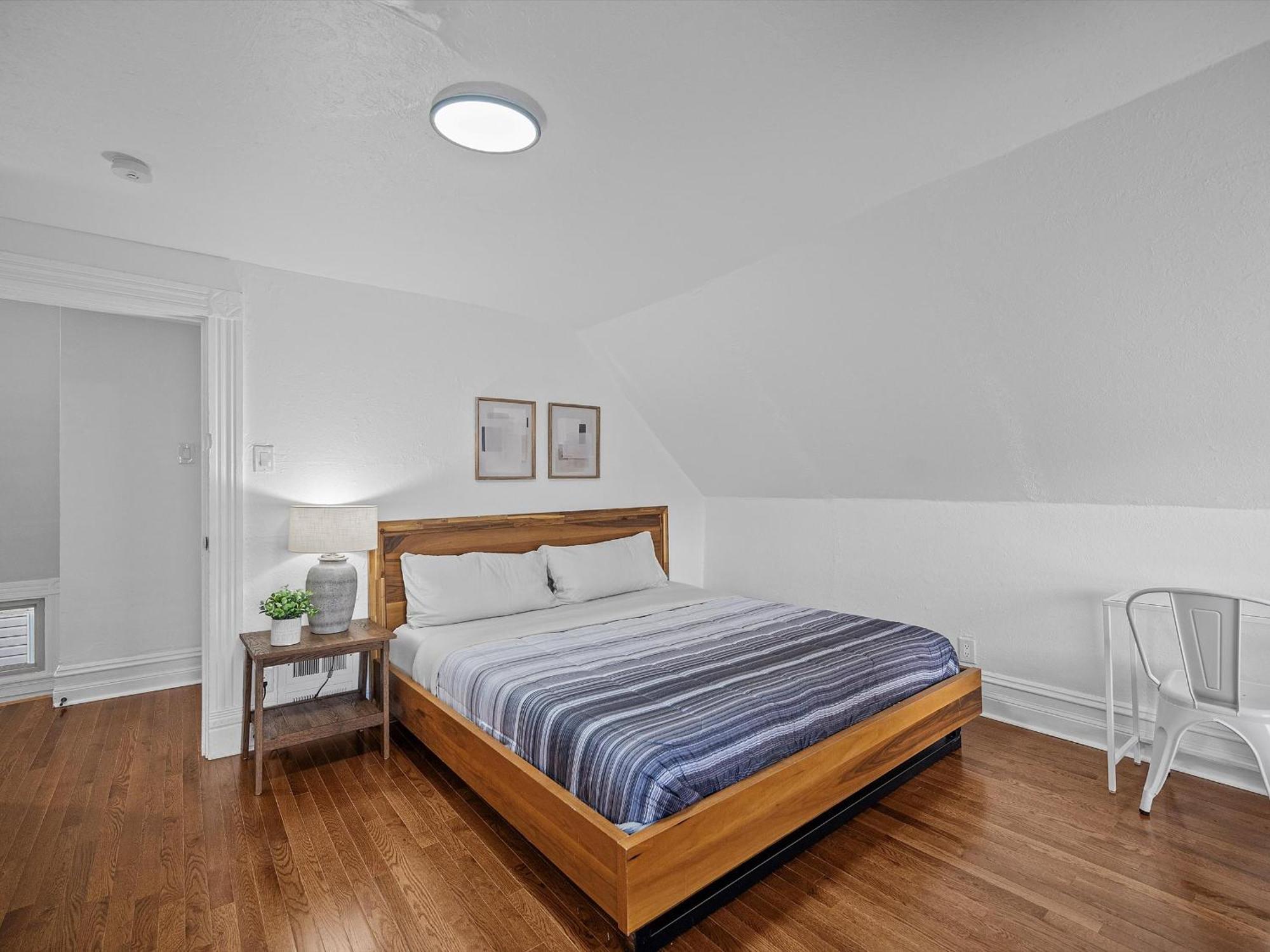 Shadyside, 3b Modern And Stylish Private Bedroom With Shared Bathroom And Free Parking Homestay Pittsburgh