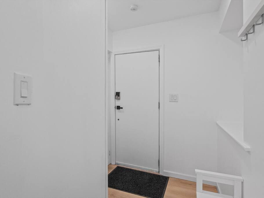 Apartment Shadyside, !5 Stylish And Bright With Free Parking Pittsburgh