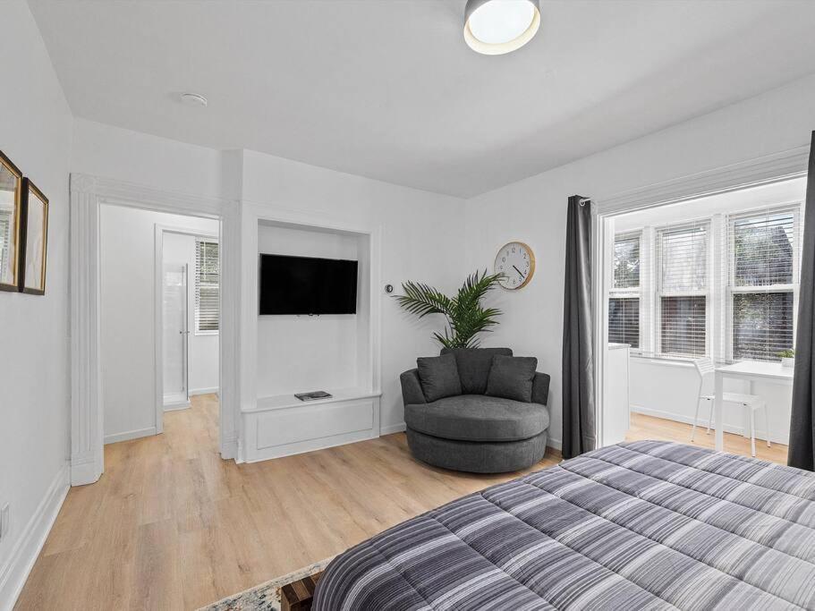 Apartment Shadyside, !5 Stylish And Bright With Free Parking Pittsburgh