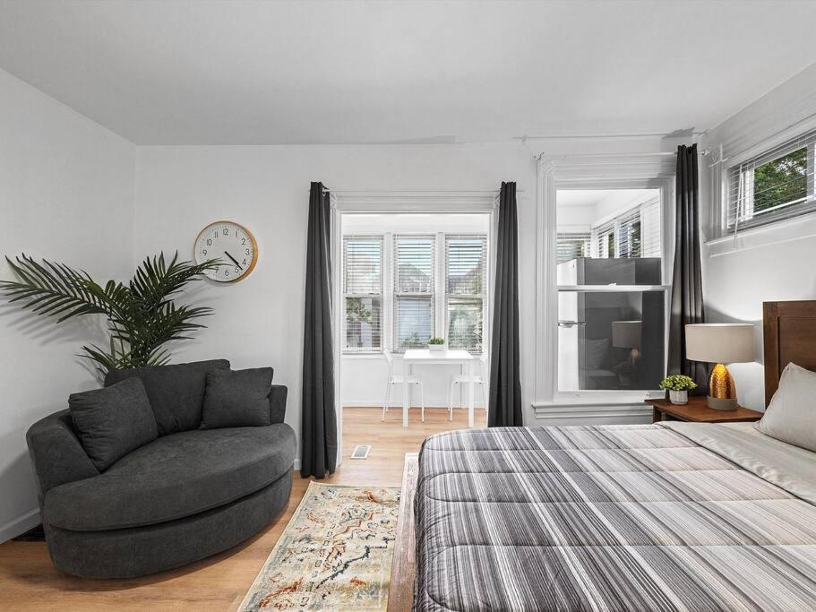Shadyside, !5 Stylish And Bright With Free Parking Pittsburgh