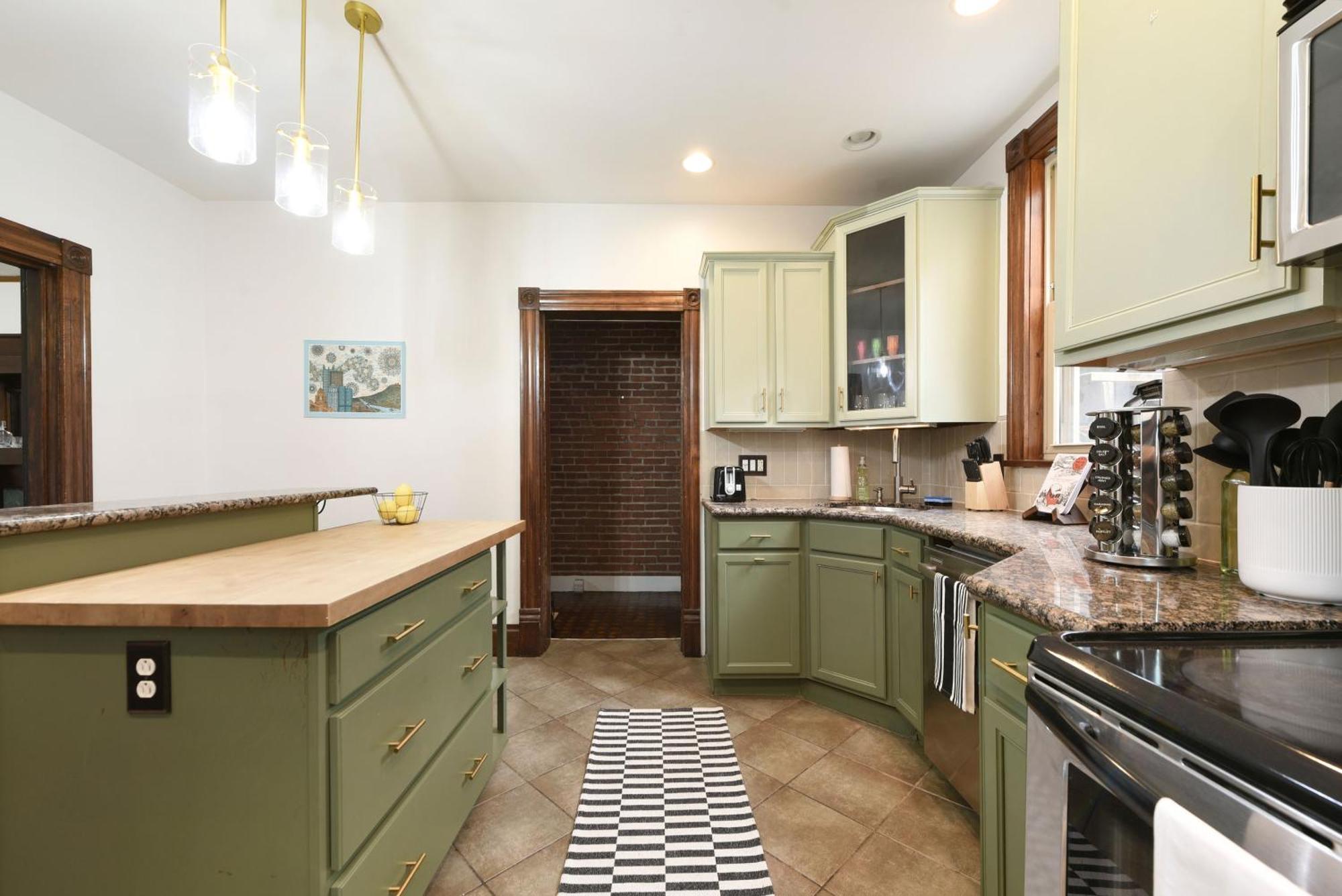 Holiday home 4bd Escape: Bbq, Games, 10mins To Upitt *