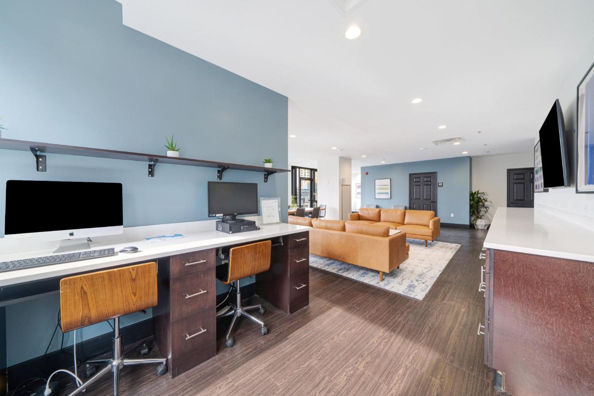Apartment Lavish Views Prime Location 24-7 Parking Gym Lounge *