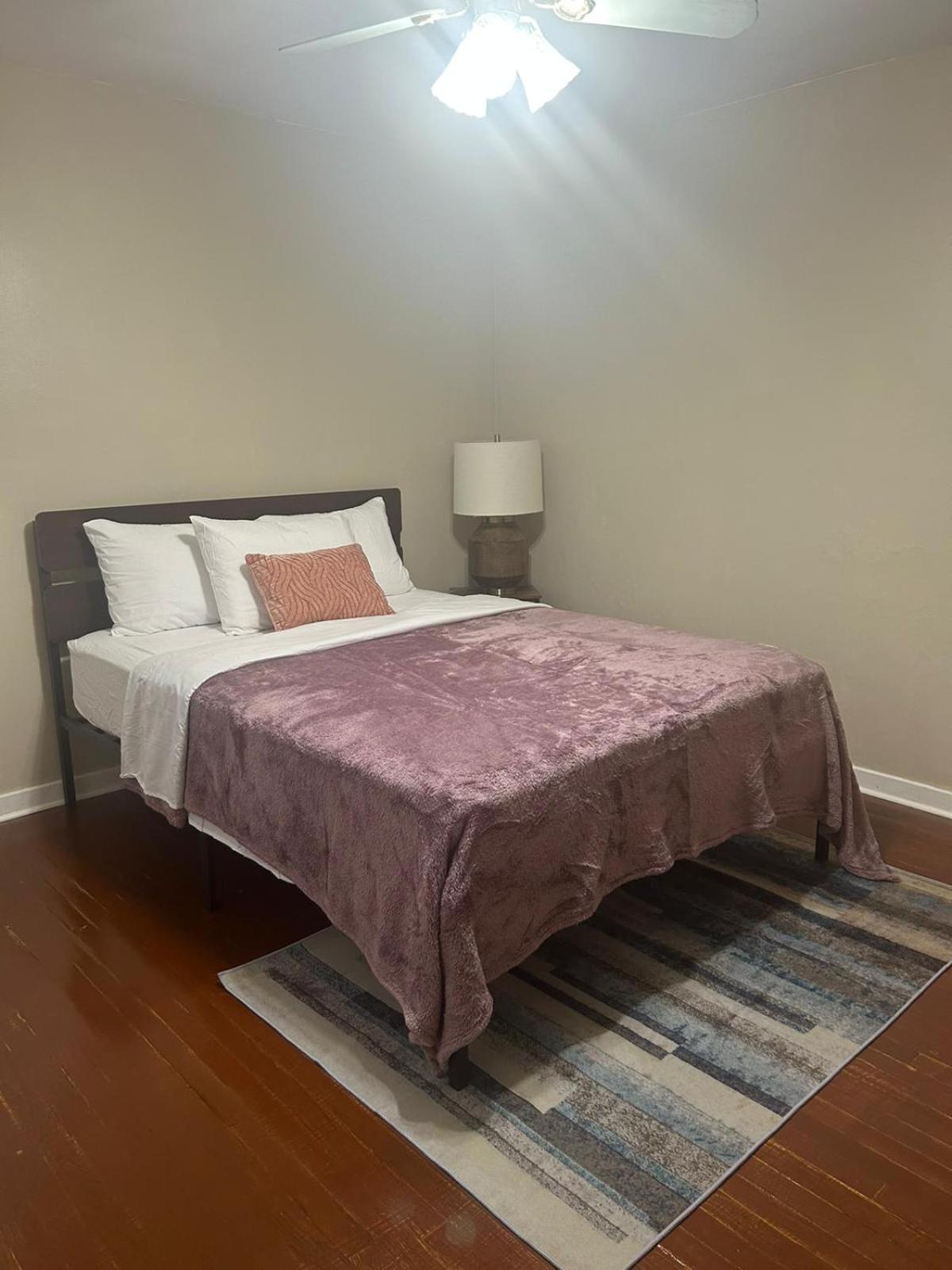 Beautifully Furnished Two-bedroom Unit, Loaded With Appliances And Ample Parking Apartment Pittsburgh