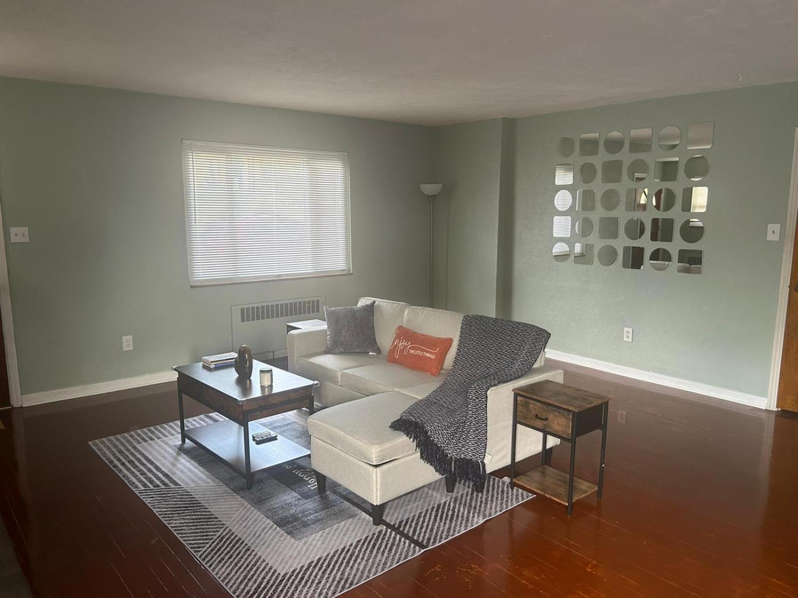 Beautifully Furnished Two-bedroom Unit, Loaded With Appliances And Ample Parking *