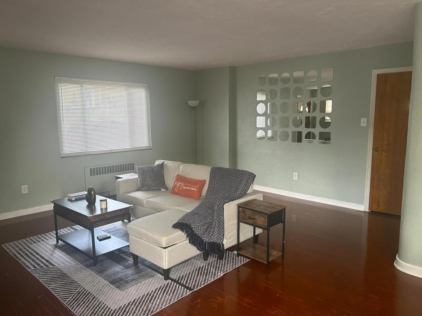 Apartment Beautifully Furnished Two-bedroom Unit, Loaded With Appliances And Ample Parking Pittsburgh
