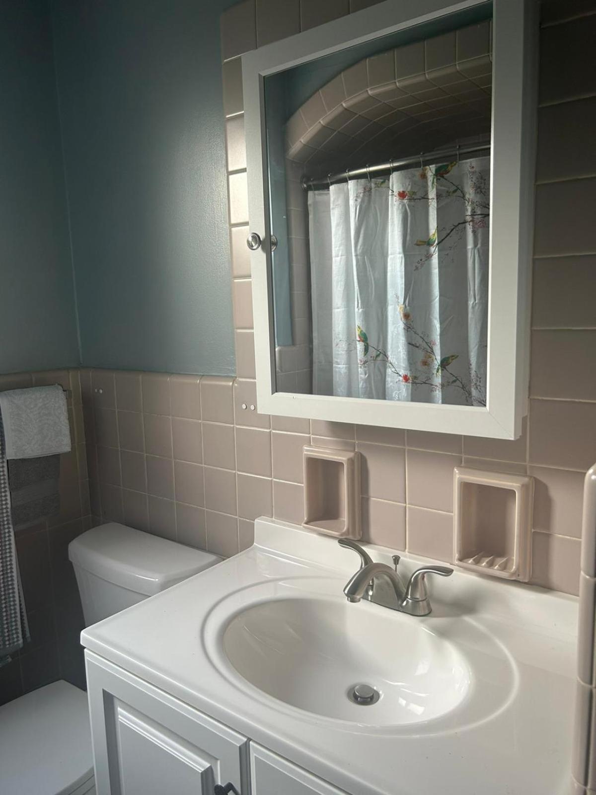 Beautifully Furnished Two-bedroom Unit, Loaded With Appliances And Ample Parking Pittsburgh