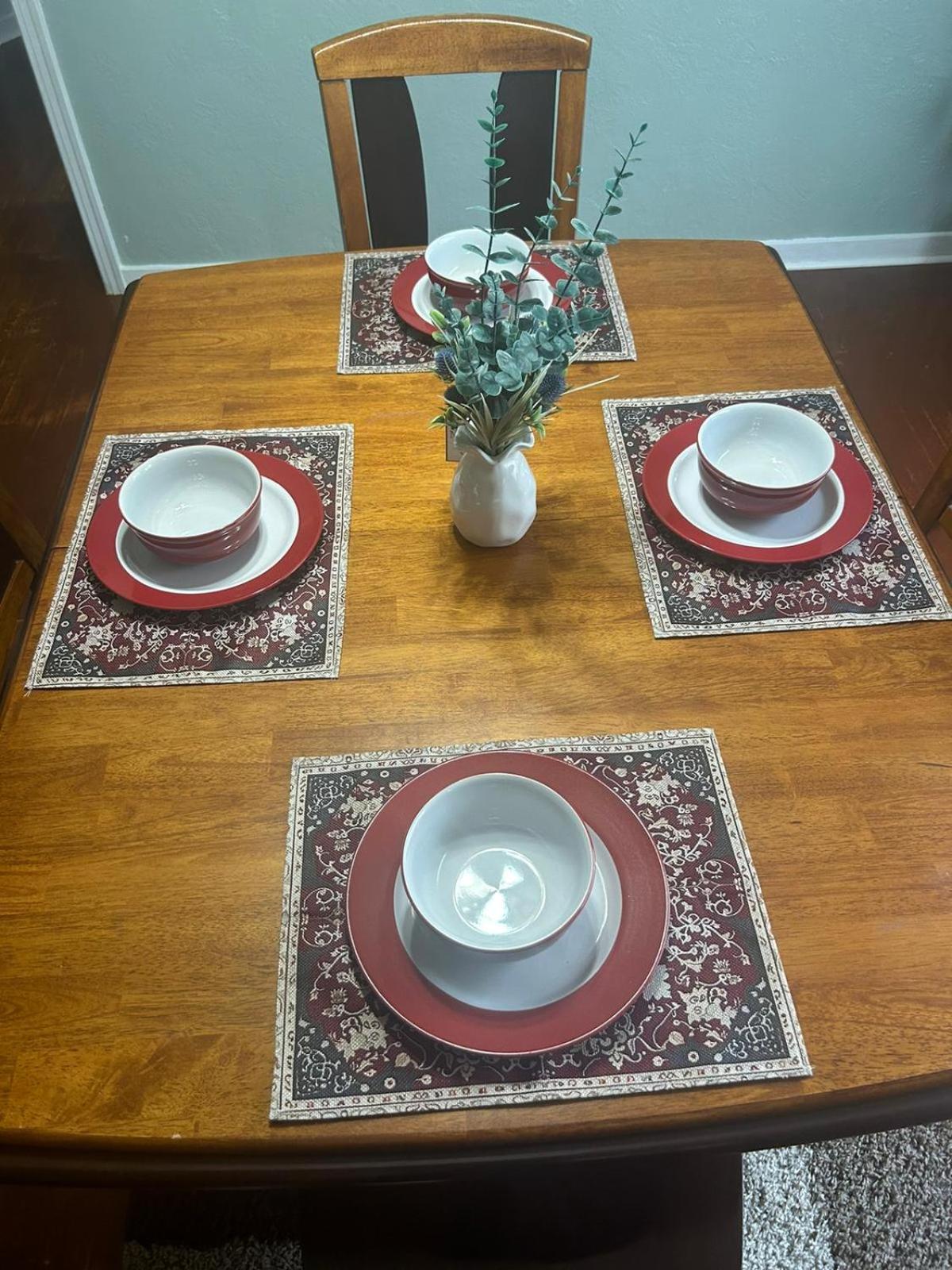 Beautifully Furnished Two-bedroom Unit, Loaded With Appliances And Ample Parking Apartment