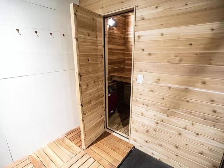 Oasis In The - Calm 4br With Gym & Sauna Pittsburgh