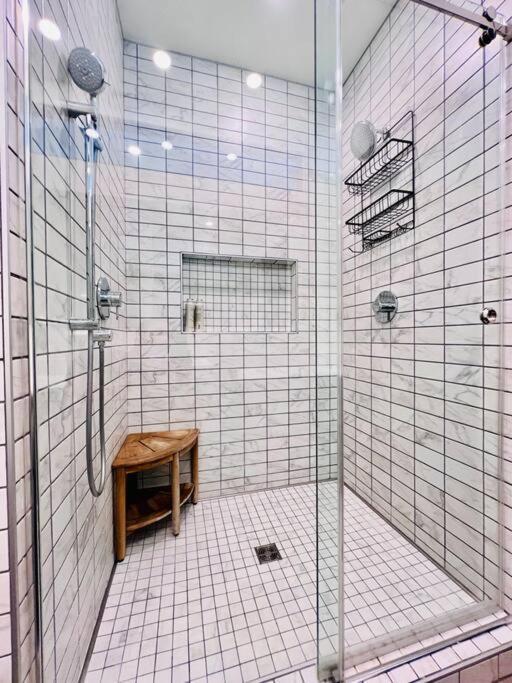 Holiday home Oasis In The - Calm 4br With Gym & Sauna *