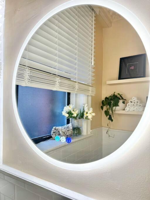 Apartment The Warhola Bloomfield By Luxe Pgh