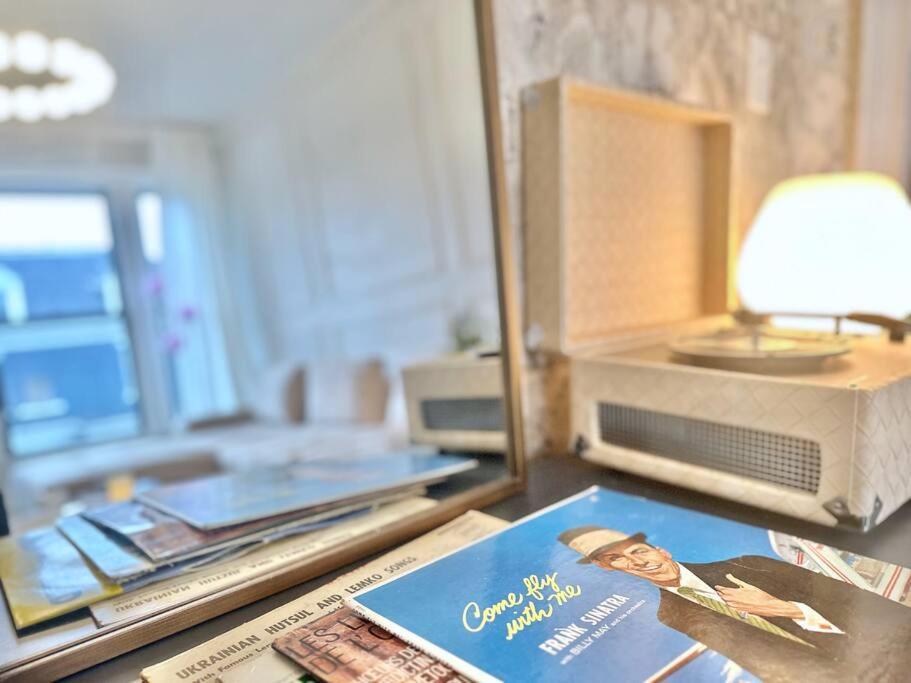 The Warhola Bloomfield By Luxe Pgh Apartment *