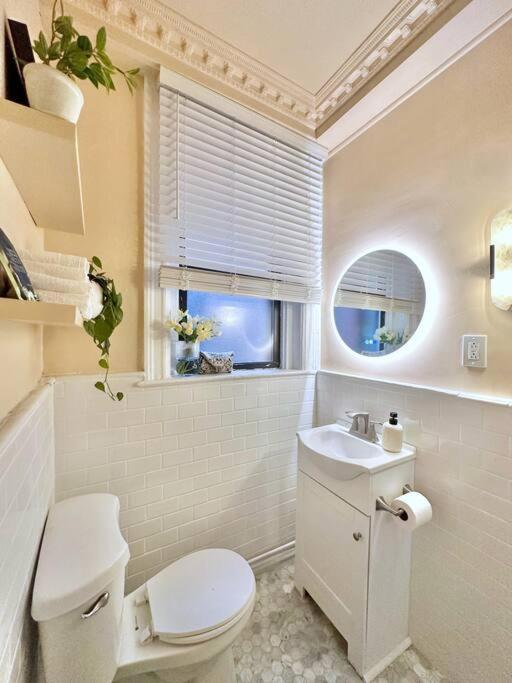 The Warhola Bloomfield By Luxe Pgh Apartment *