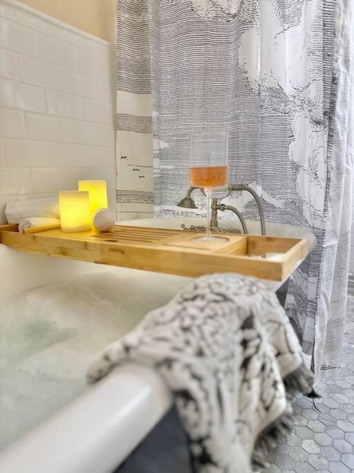 Apartment The Warhola Bloomfield By Luxe Pgh *