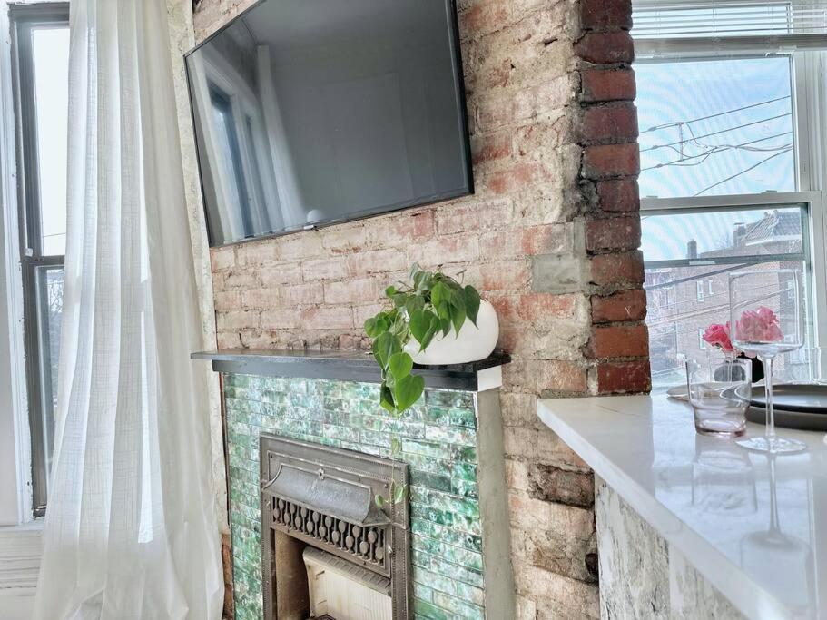The Warhola Bloomfield By Luxe Pgh Apartment