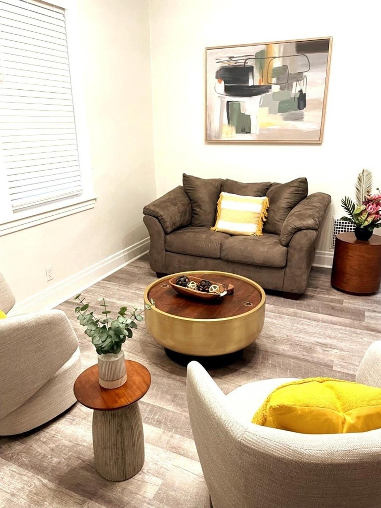 2 Bedroom - Stylish, Modern, And Convenient! Pittsburgh