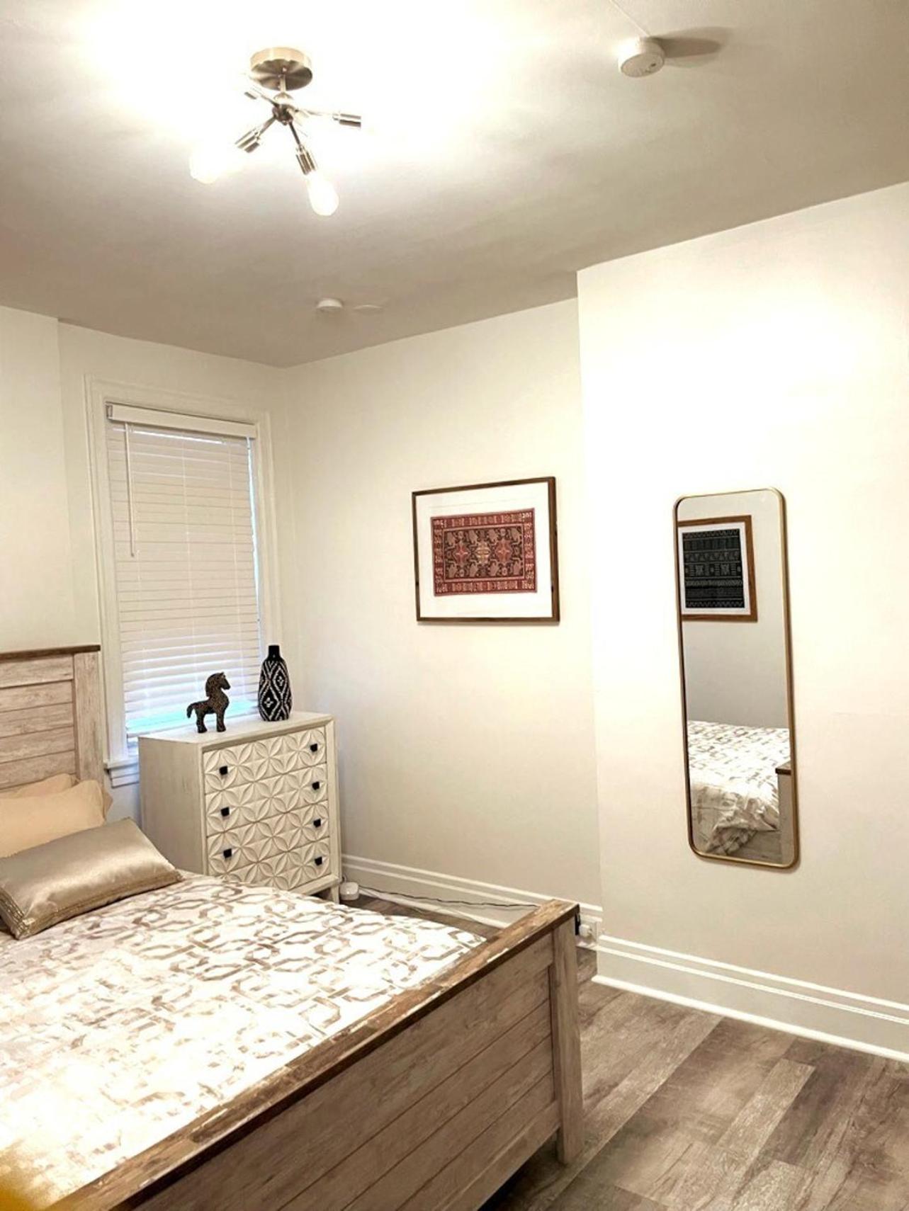 Holiday home 2 Bedroom - Stylish, Modern, And Convenient! Pittsburgh