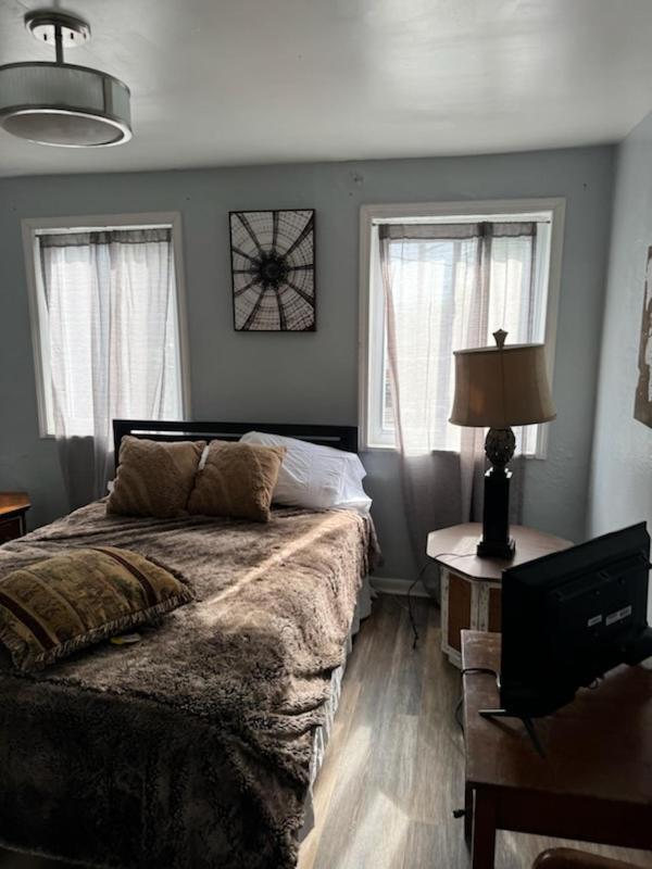 Apartment Heart Of Downtown Near Pnc Park! *