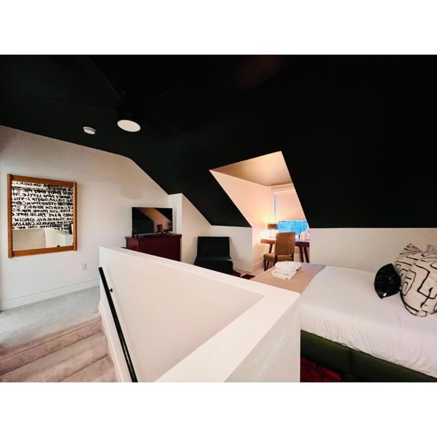 Drifterland Artistic Retreat In Lawrenceville *