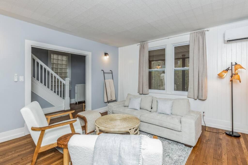 Beautiful In Forest Hills Apartment Pittsburgh