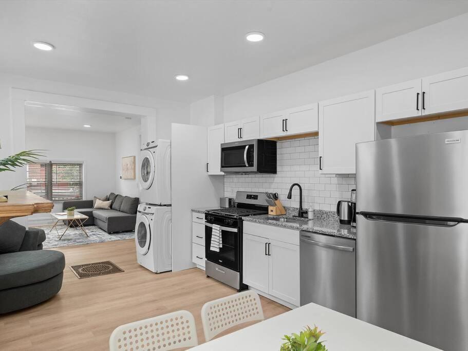 Apartment Shadyside, !1 Spacious & Modern 1 Bedroom With Parking *
