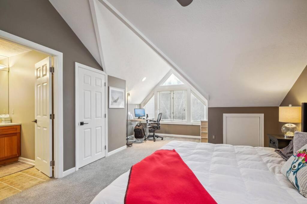 Villa Charming, Washington's Landing Island