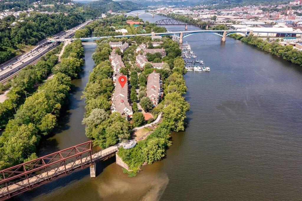Charming, Washington's Landing Island *
