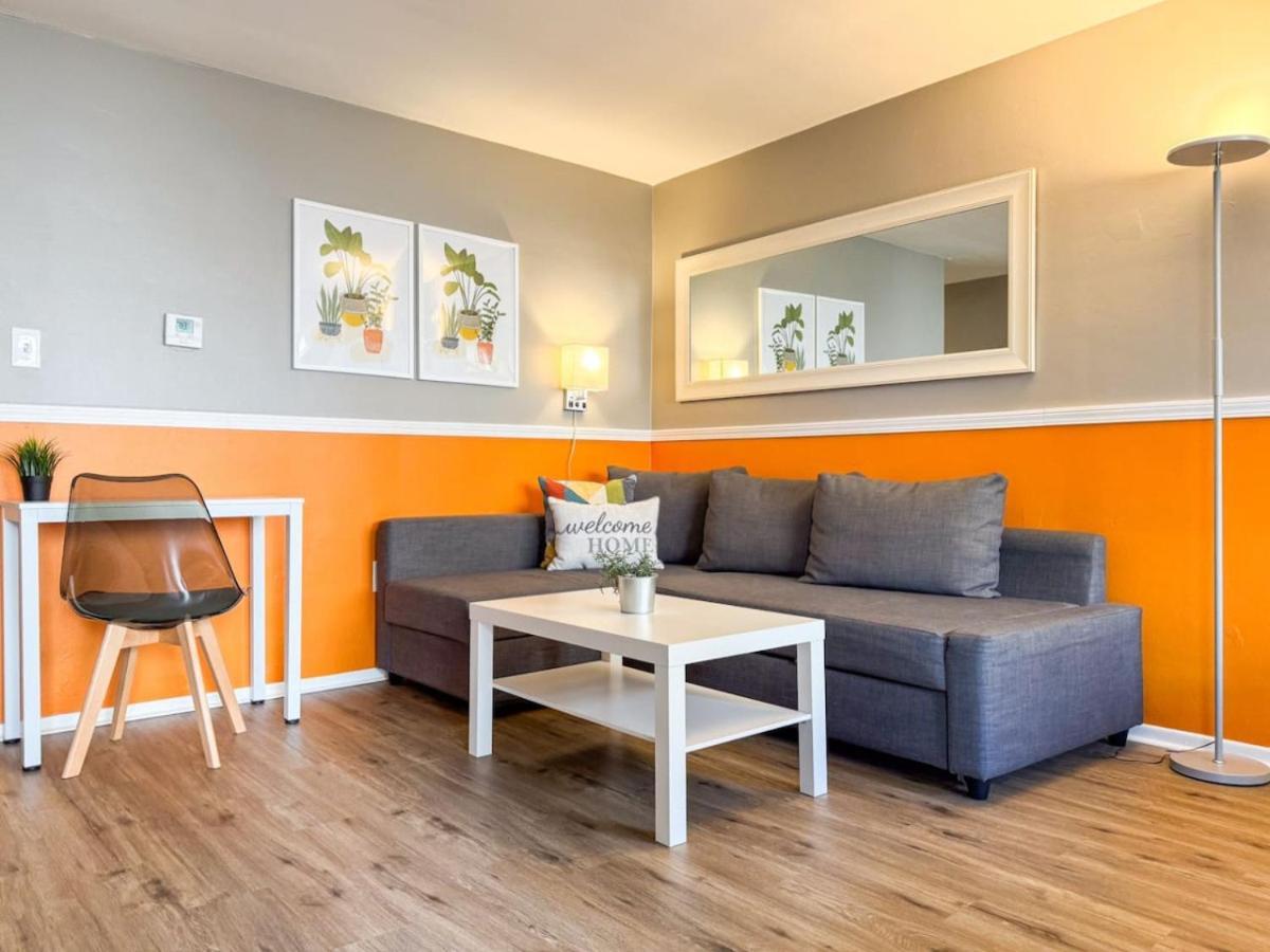 Apartment 2 Full 4 Bedrooms 12 Beds Parking