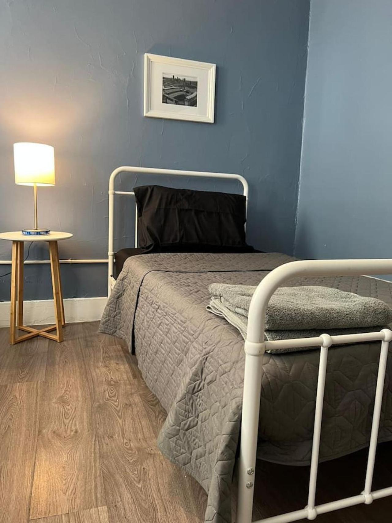 Apartment Crew Housing Sleeps 28 7br With 15 Beds And 4 Baths