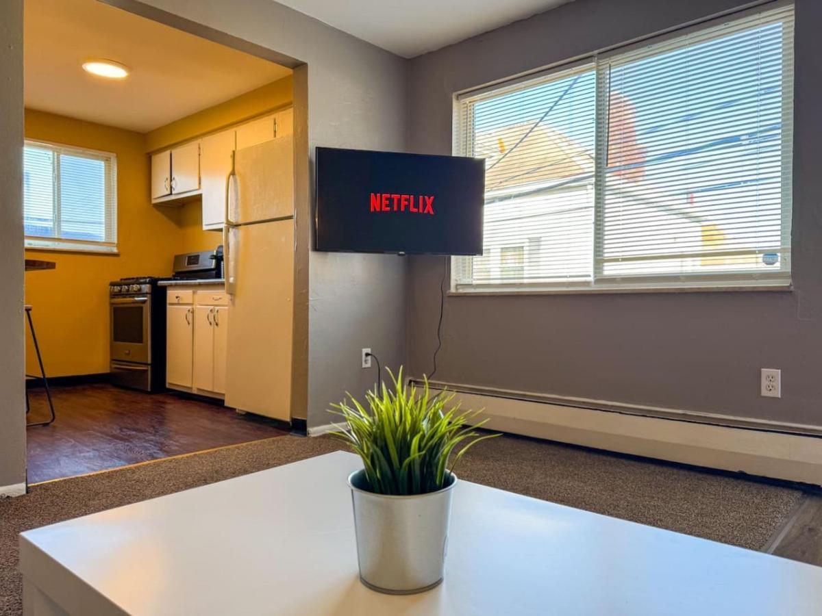 Sleeps 8 2 Full With 3 Beds And Parking Apartment Pittsburgh