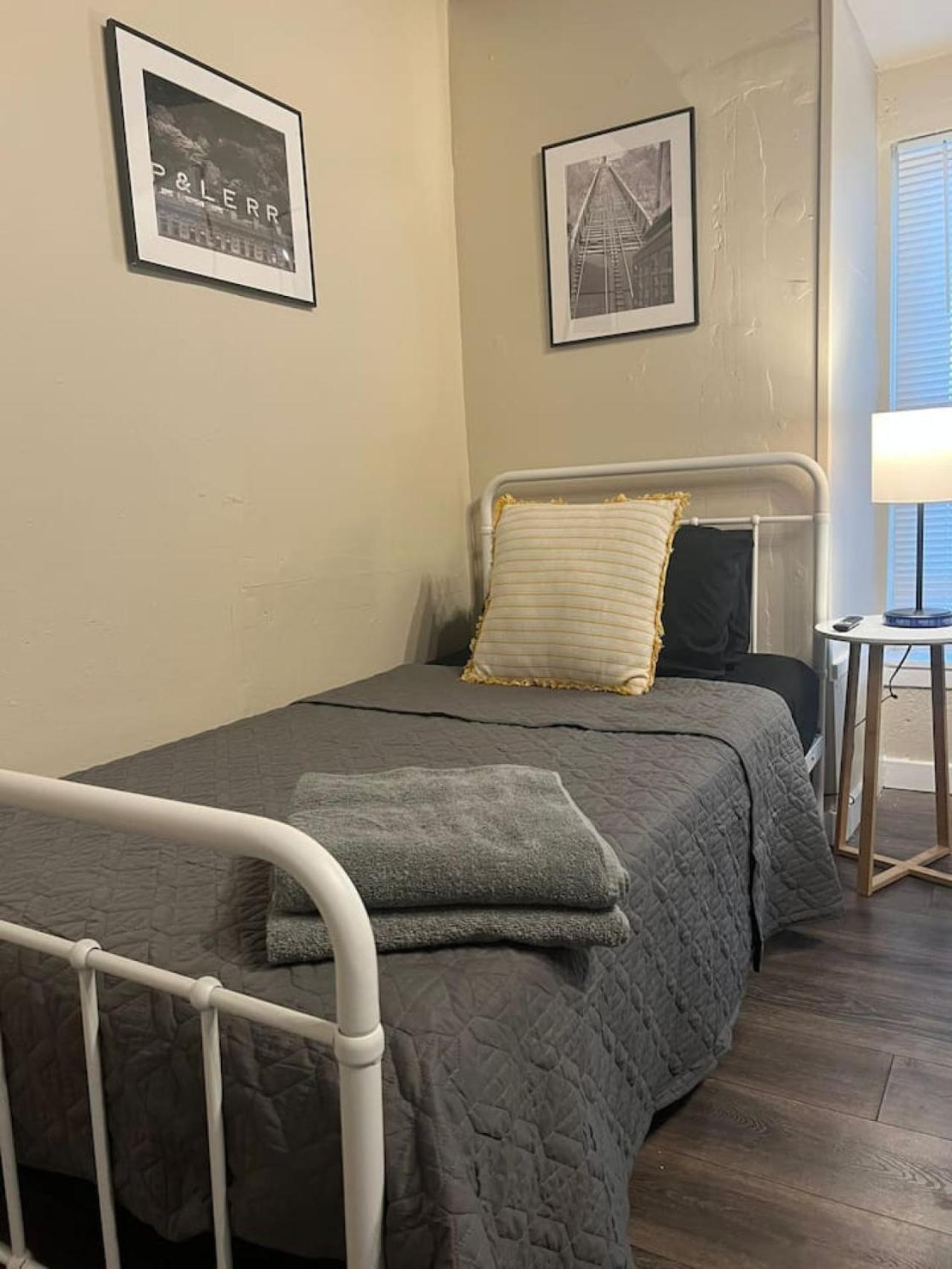 Funky 3rd Floor 5 Beds With Sofa Bed Wifi Pittsburgh
