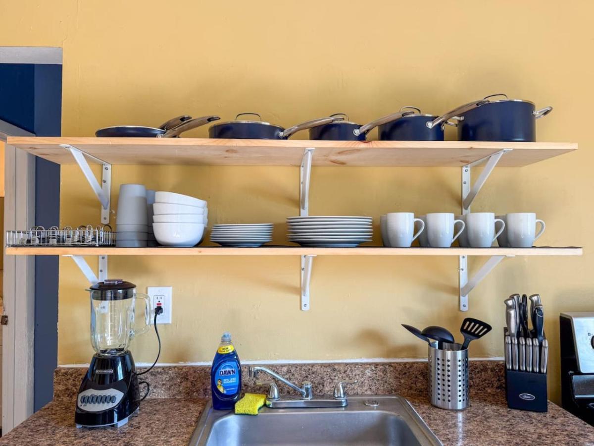 Apartment Great Location 8 Beds Sleeps 10 With Parking