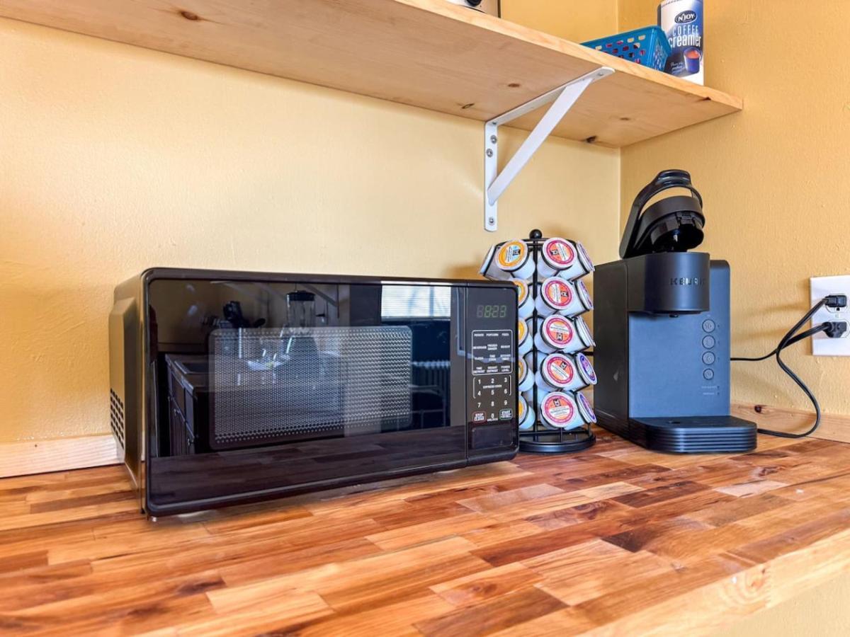 2 Full 4 Bedrooms With 14 Beds And Parking