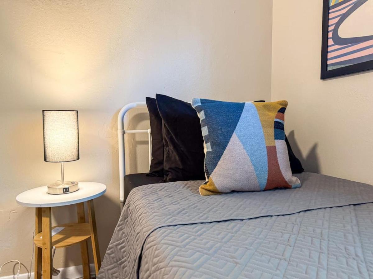 2 Full 4 Bedrooms With 14 Beds And Parking * Pittsburgh