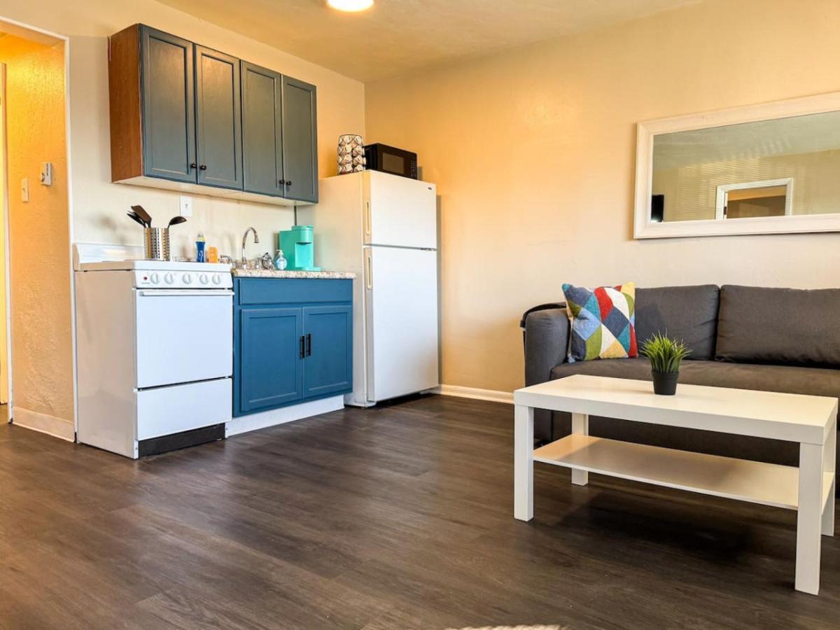 2 Stylish With 8 Beds And Parking Wifi Apartment *