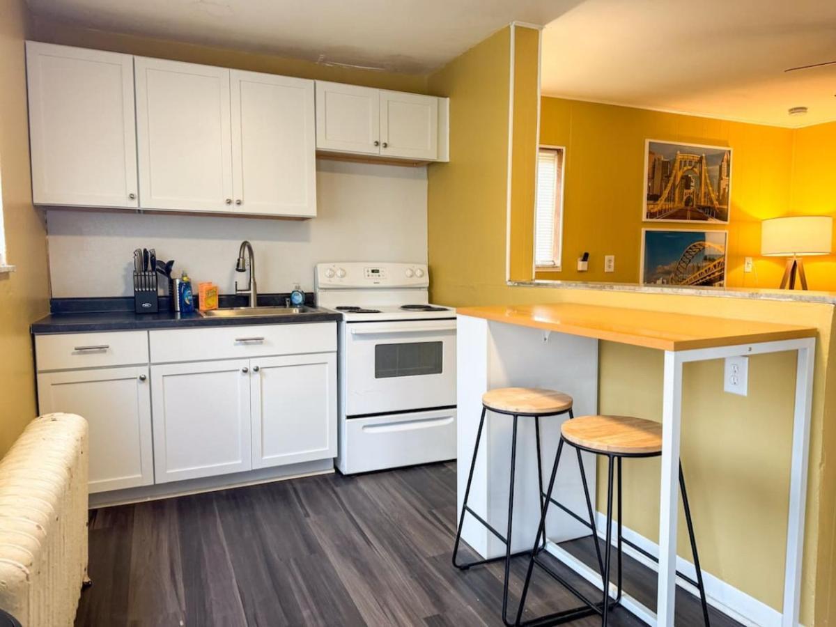 2 Stylish With 8 Beds And Parking Wifi Apartment *