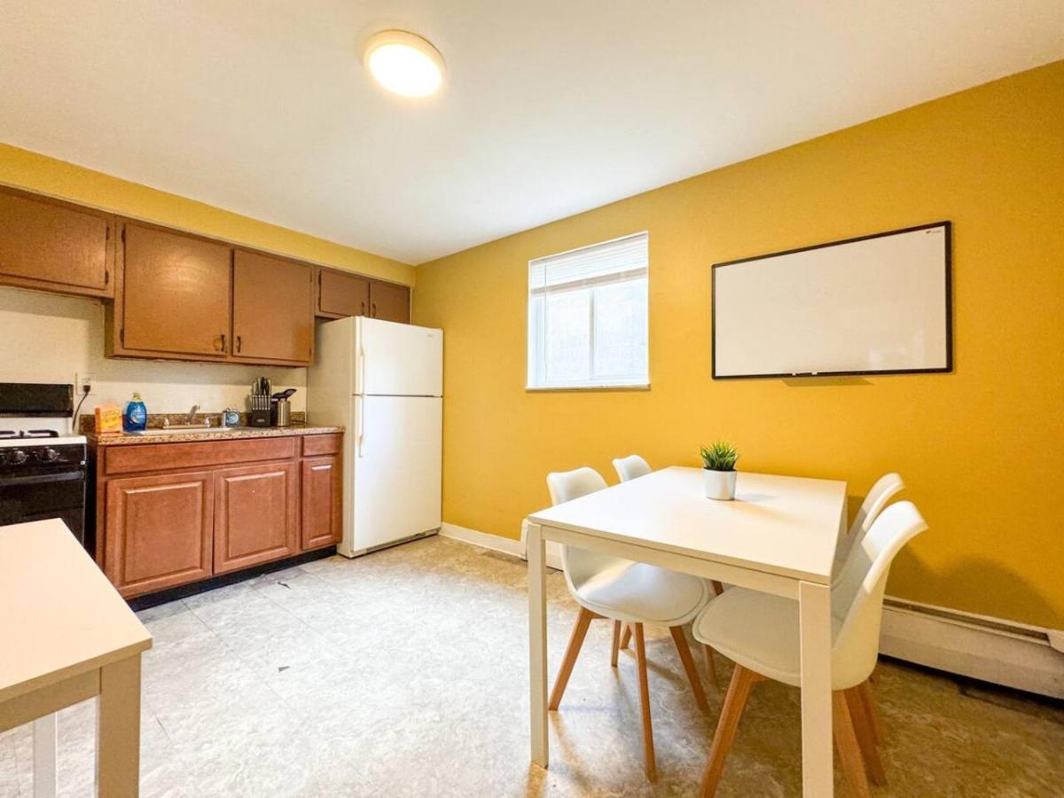 Holiday home 8 Large With 12 Bedrooms And Parking And Wifi Pittsburgh