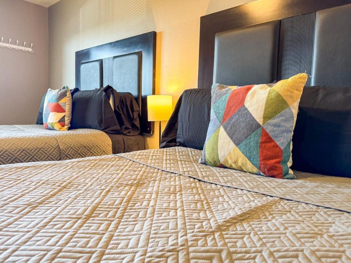 Apartment 2 Stylish With 8 Beds And Parking Wifi *