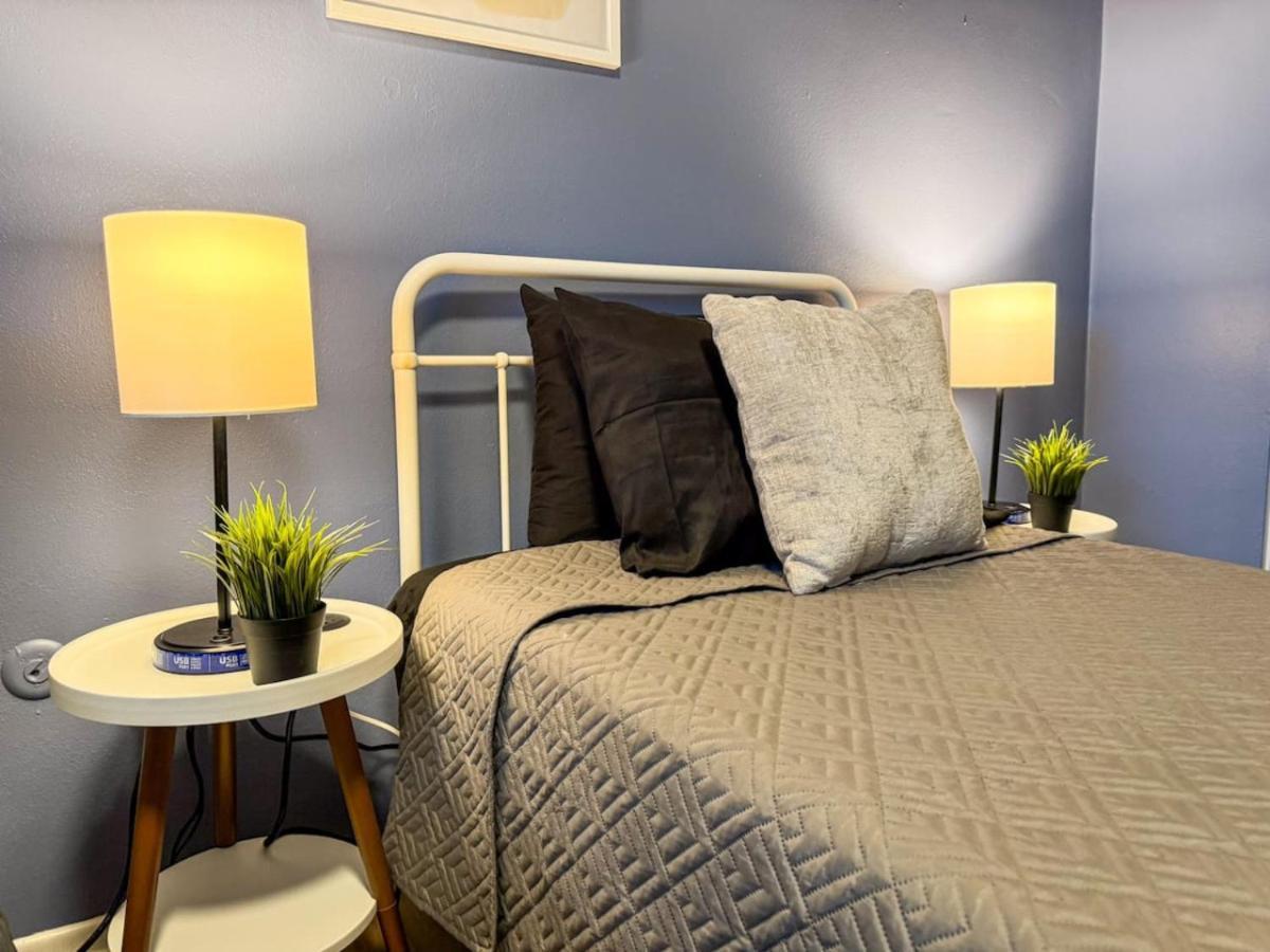 4 Large With 8 Bedrooms And Parking Wifi * Pittsburgh