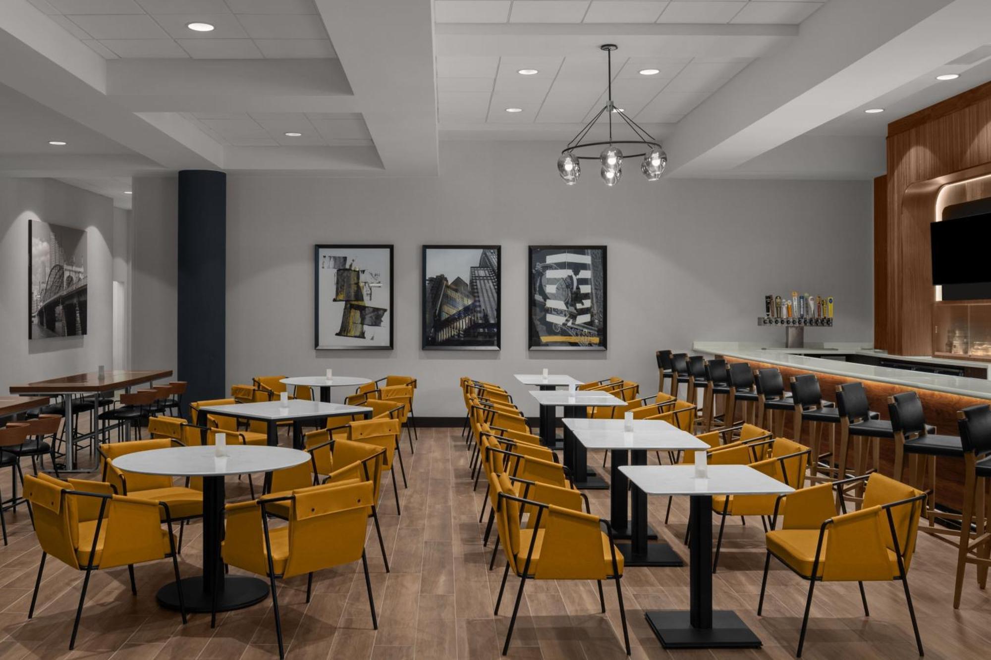 Courtyard By Marriott Center Hotel Pittsburgh
