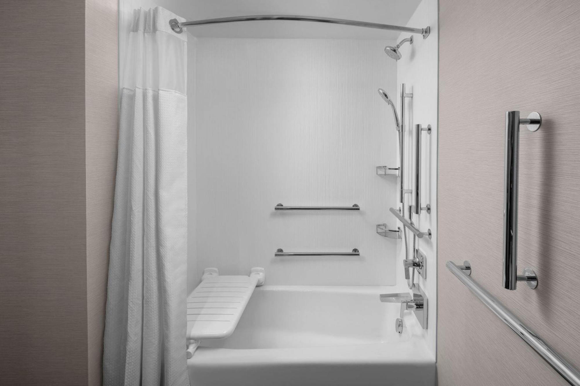 Courtyard By Marriott Center Pittsburgh
